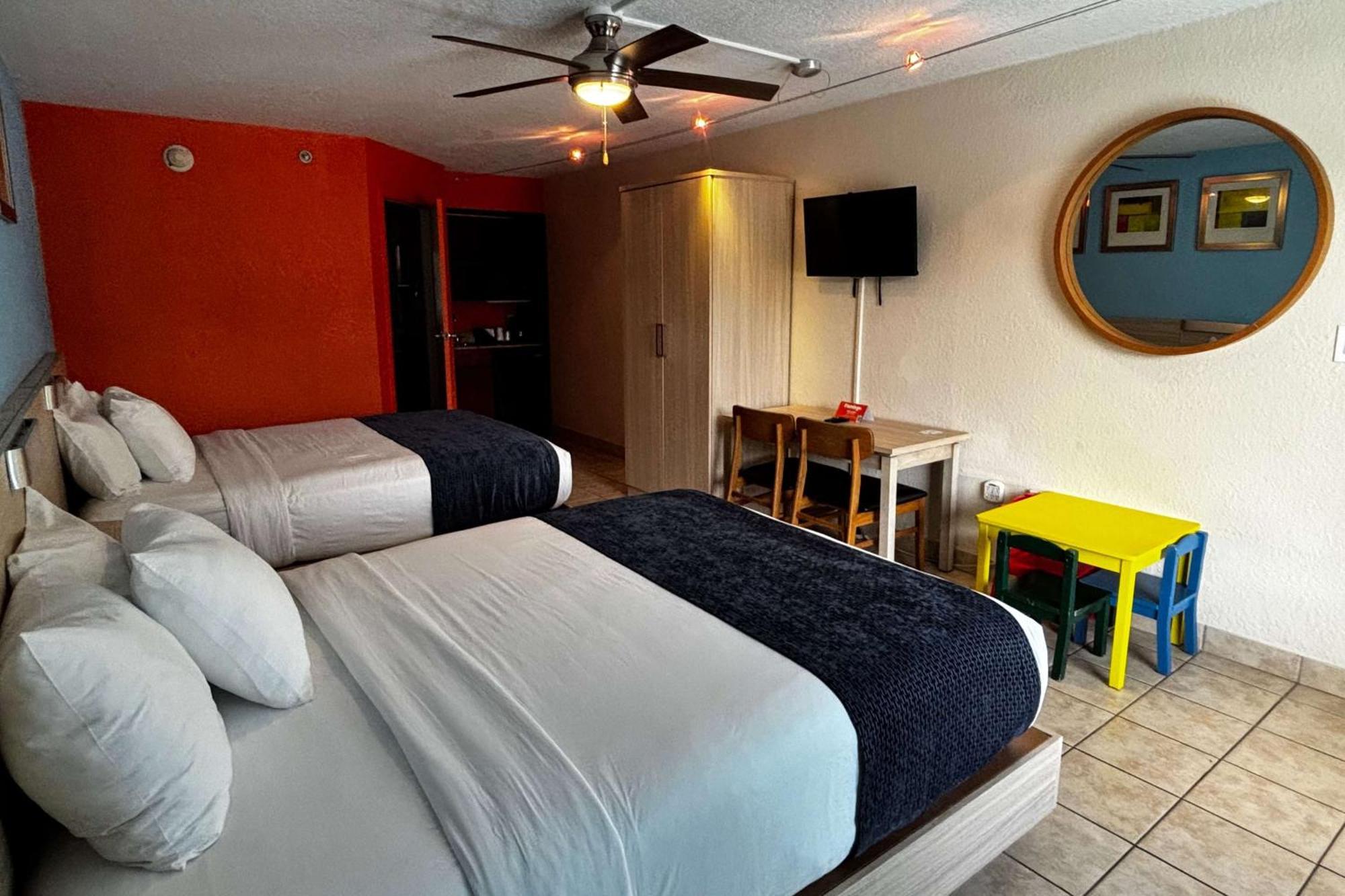 Ramada By Wyndham Flamingo Water Park Hotell Kissimmee Exteriör bild