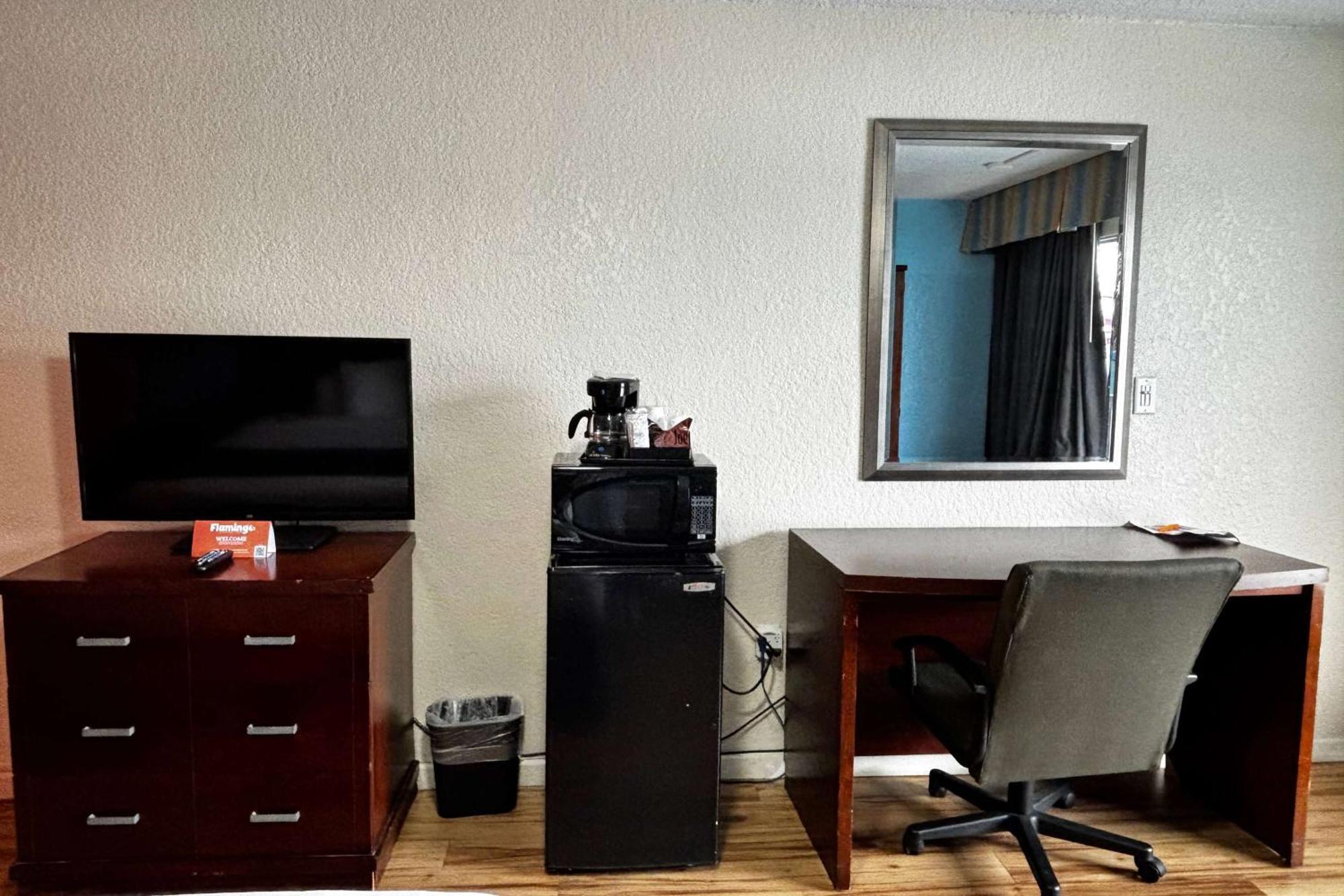 Ramada By Wyndham Flamingo Water Park Hotell Kissimmee Exteriör bild