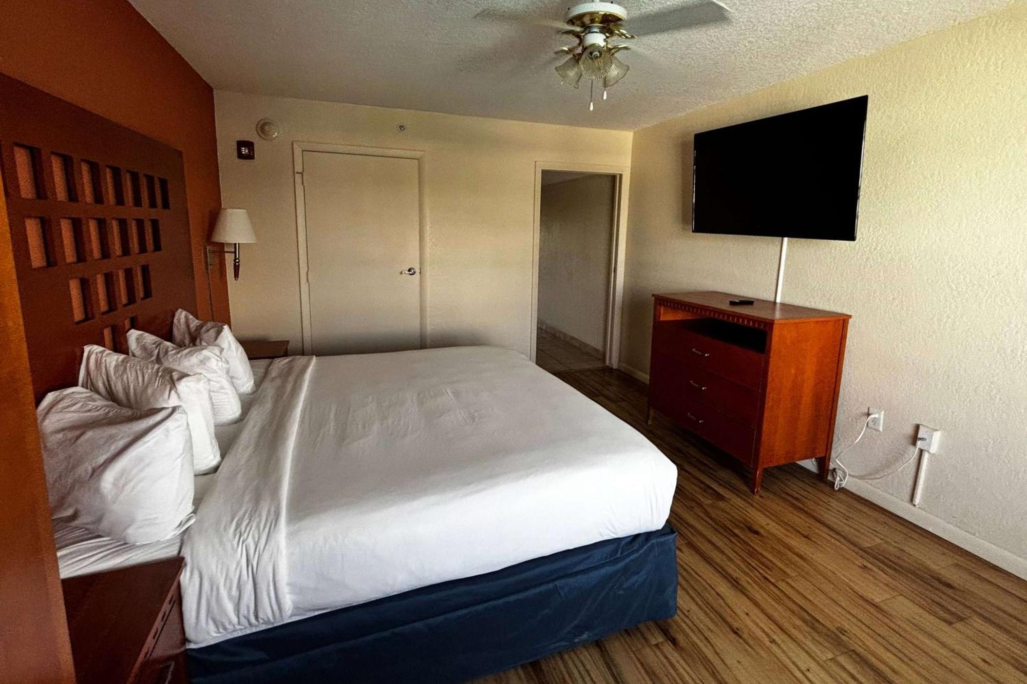 Ramada By Wyndham Flamingo Water Park Hotell Kissimmee Exteriör bild