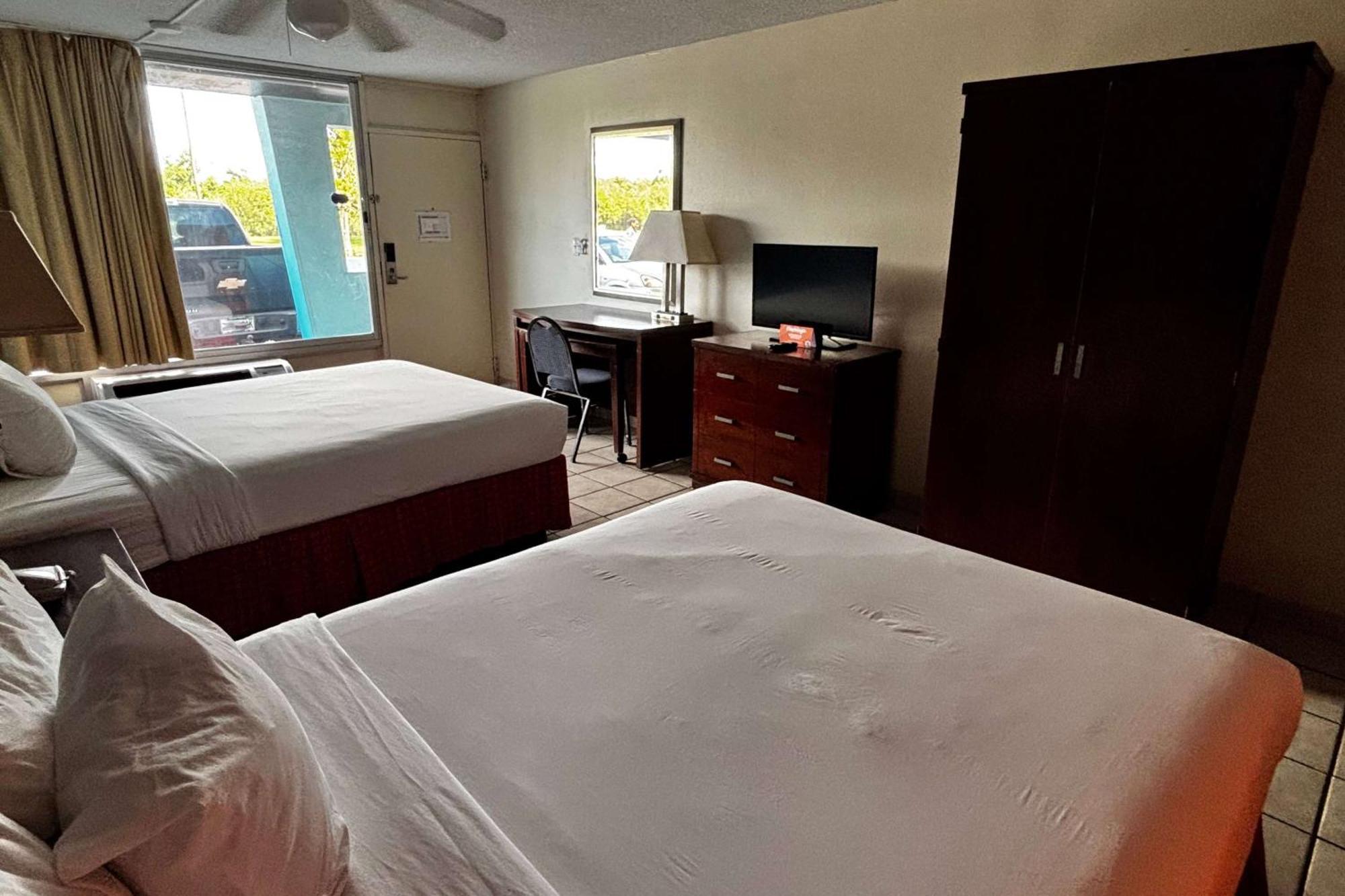 Ramada By Wyndham Flamingo Water Park Hotell Kissimmee Exteriör bild