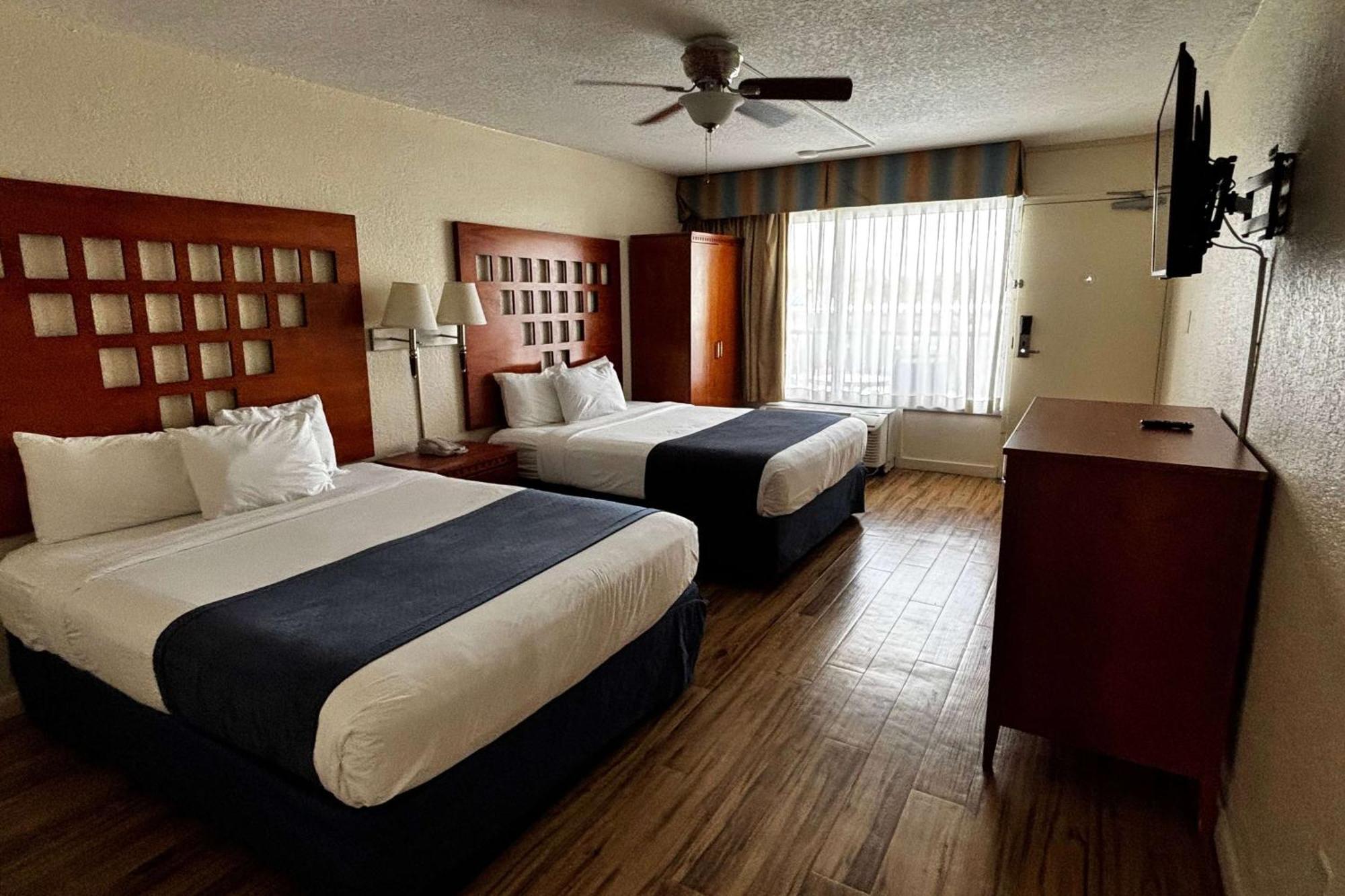 Ramada By Wyndham Flamingo Water Park Hotell Kissimmee Exteriör bild