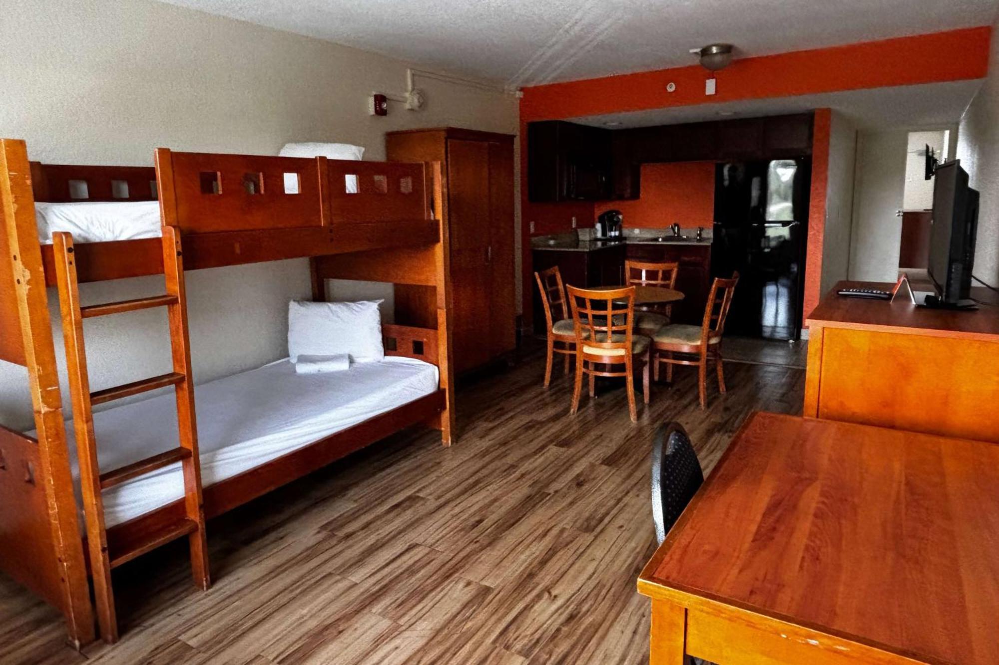 Ramada By Wyndham Flamingo Water Park Hotell Kissimmee Exteriör bild